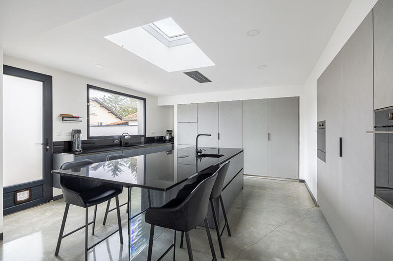 Maison - 262 m² - 7 pièces