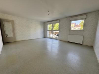 Appartement ancien - 79 m² - 3 pièces