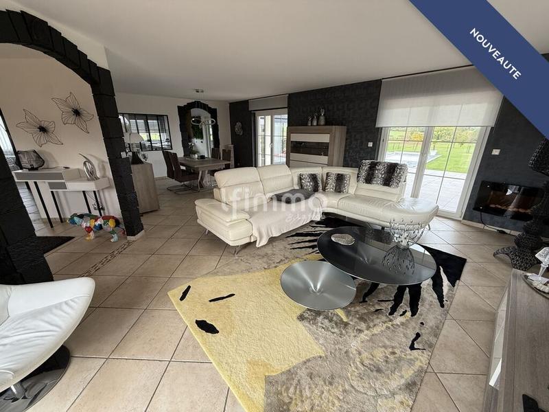 Maison - 270 m² - 7 pièces