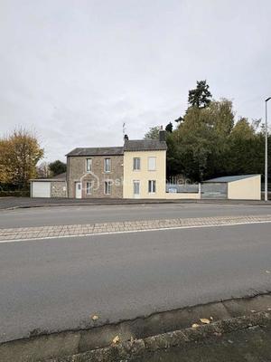 Maison de ville - 85 m² - 6 pièces