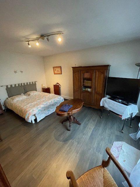 Maison traditionnelle - 143 m² - 8 pièces