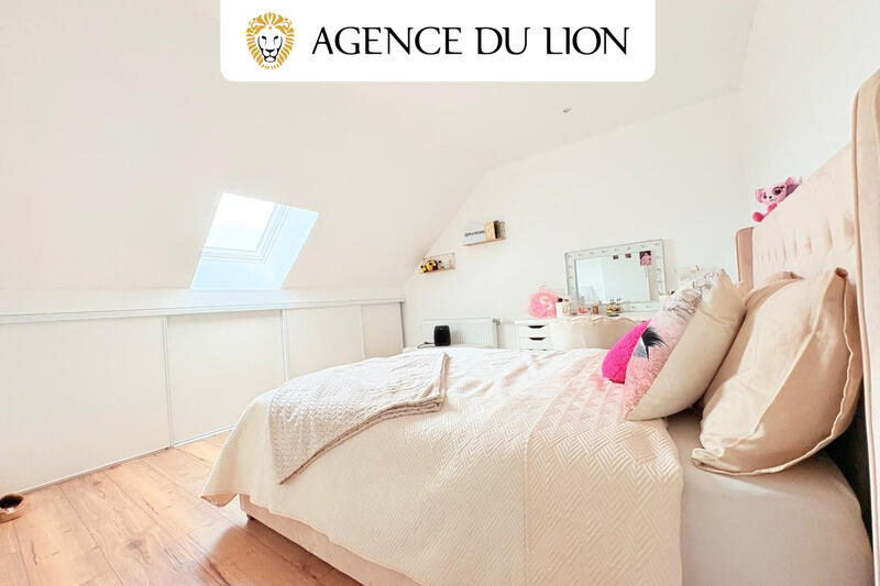 Maison - 180 m² - 8 pièces