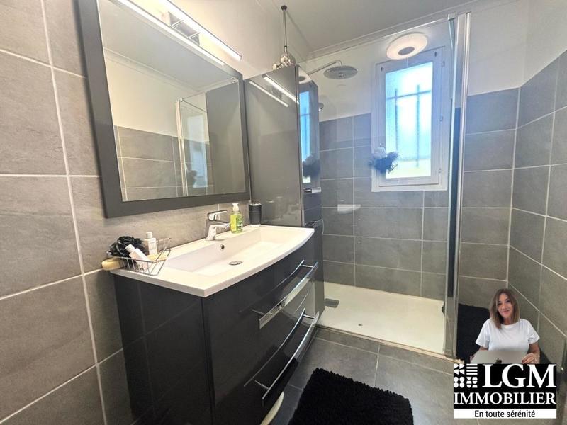 Villa - 90 m² - 4 pièces