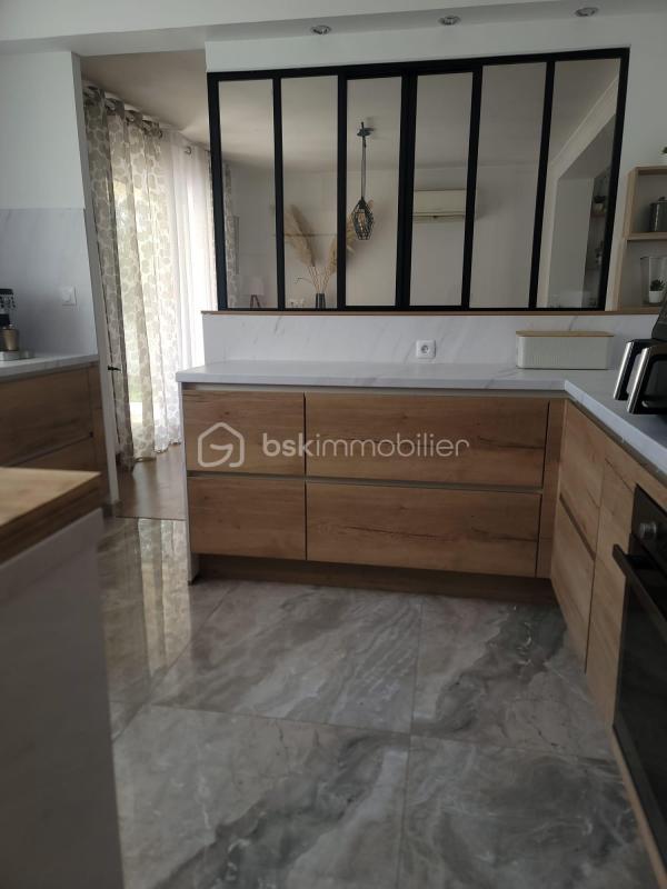 Maison traditionnelle - 155 m² - 6 pièces