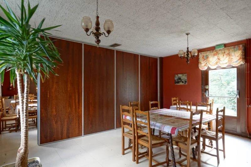 Maison - 453 m² - 12 pièces