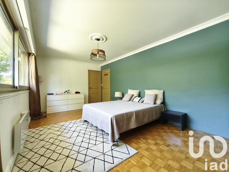 Maison - 303 m² - 9 pièces