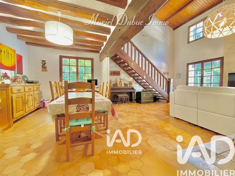 Maison - 201 m² - 5 pièces