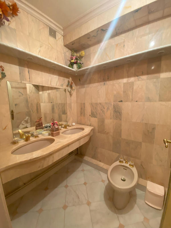 Maison - 295 m² - 12 pièces