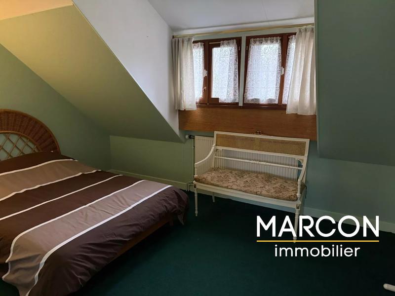 Maison - 138 m² - 9 pièces