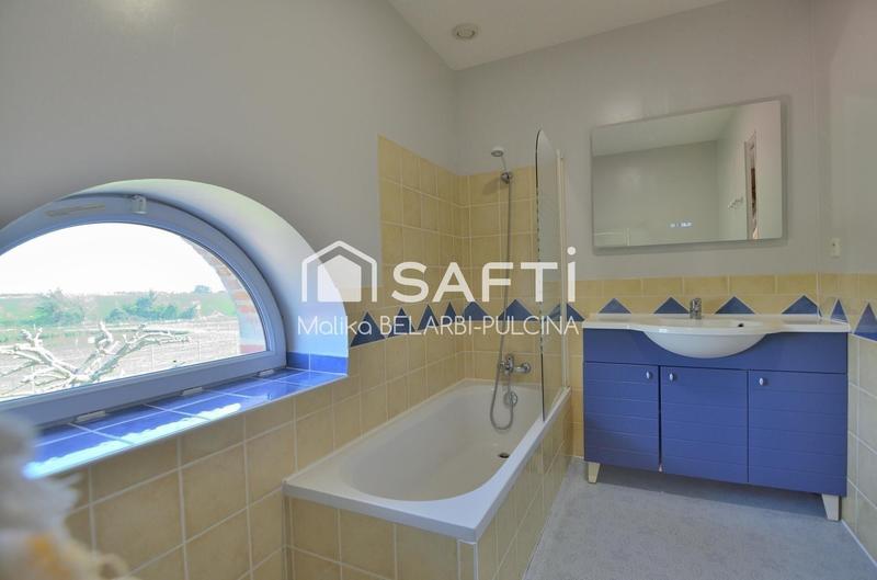 Maison - 392 m² - 14 pièces