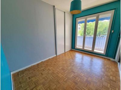 Appartement - 82 m² - 3 pièces