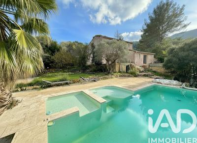 Maison - 150 m² - 6 pièces