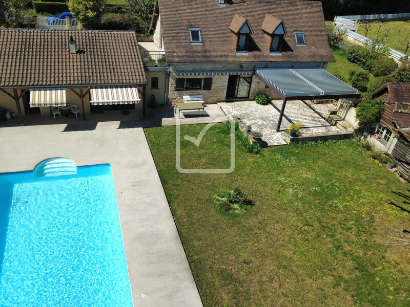 Maison - 175 m² - 5 pièces