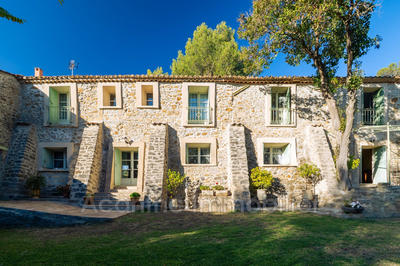 Mas - 298 m² - 8 pièces