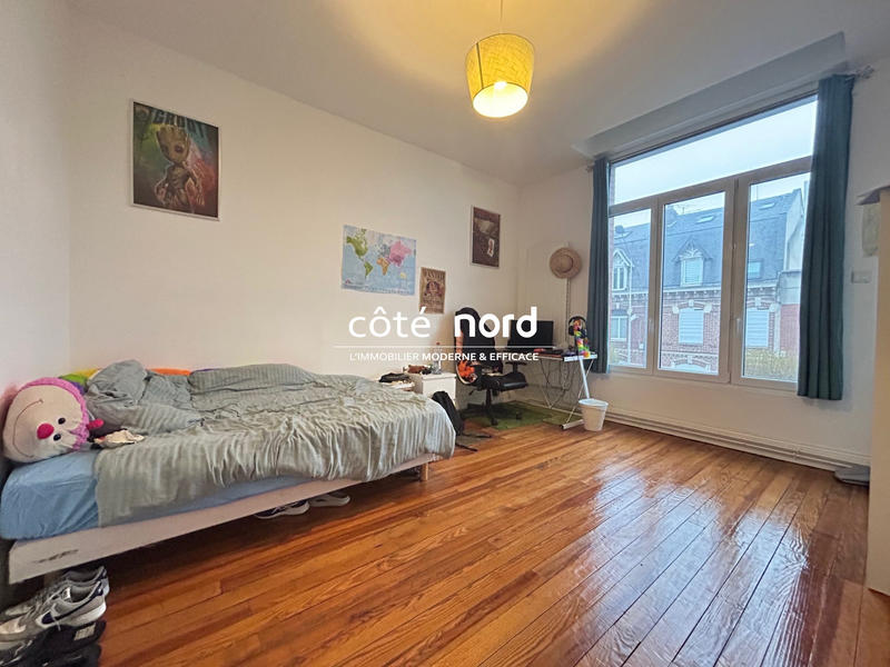 Maison - 216 m² - 10 pièces