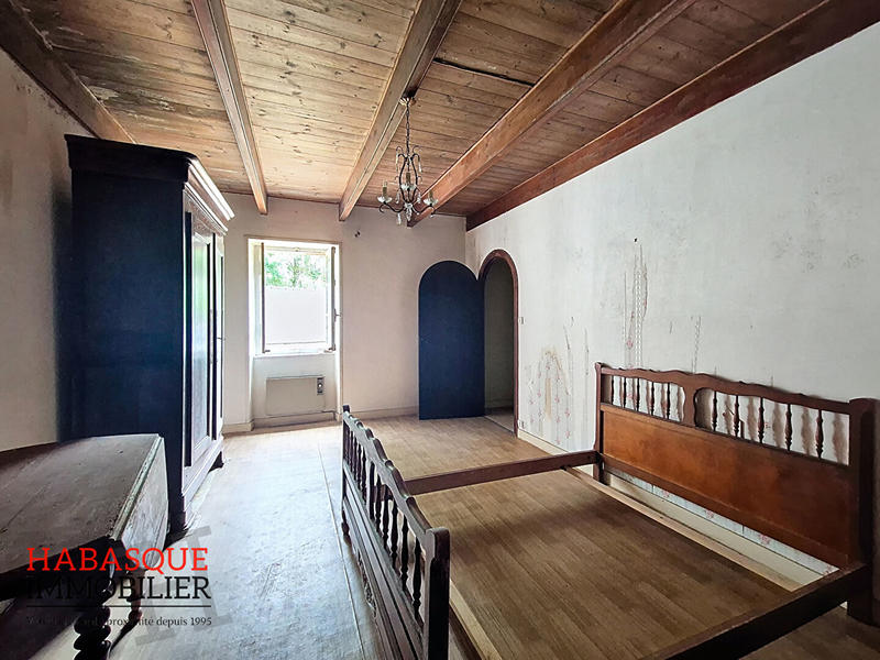 Maison - 281 m² - 9 pièces