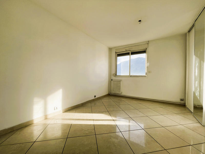 Appartement - 86 m² - 4 pièces