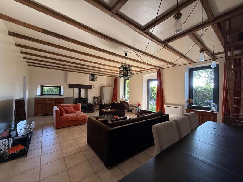 Maison en pierre - 205 m² - 8 pièces