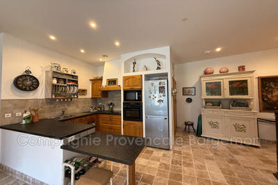 Appartement - 92 m² - 3 pièces