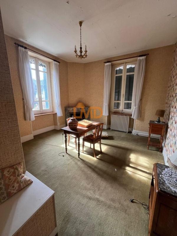 Maison - 274 m² - 9 pièces