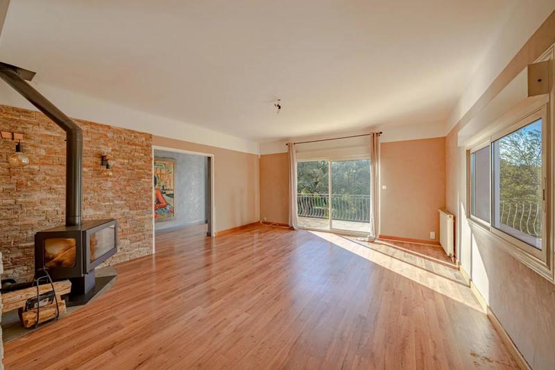 Maison - 192 m² - 7 pièces