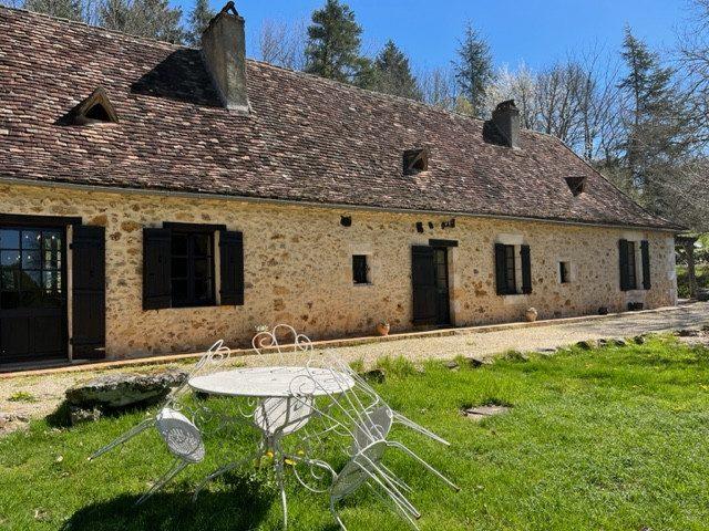 Maison traditionnelle - 217 m² - 7 pièces