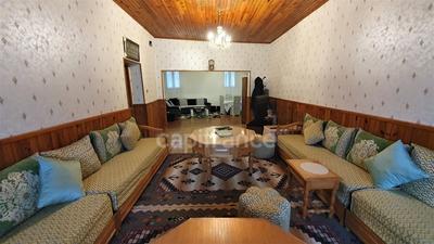 Maison de ville - 240 m² - 9 pièces