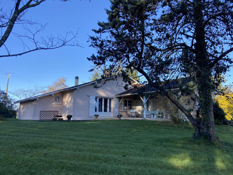 Maison - 130 m² - 8 pièces