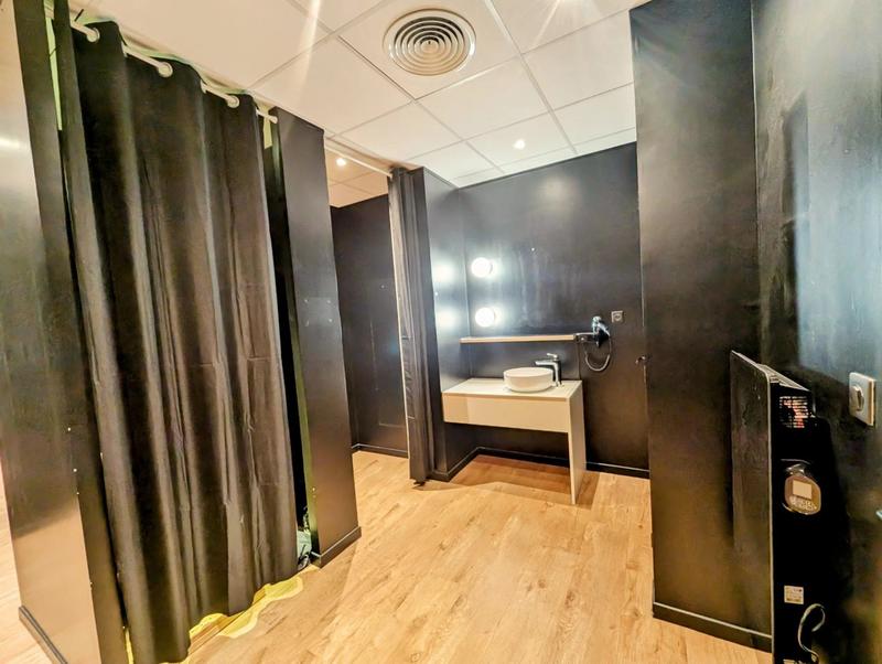 Local d'activités - 81 m²