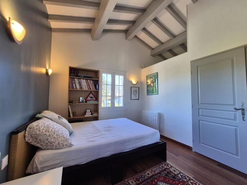 Villa - 168 m² - 6 pièces