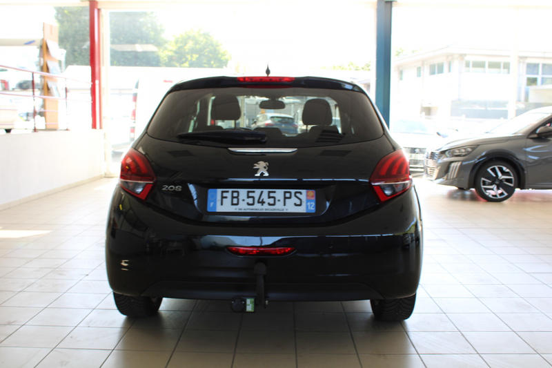 Peugeot 208 Puretech 82 €6.c Allure