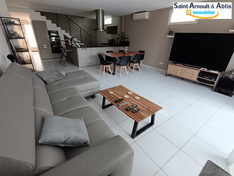 Maison - 96 m² - 5 pièces