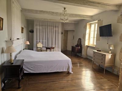 Maison - 290 m² - 8 pièces