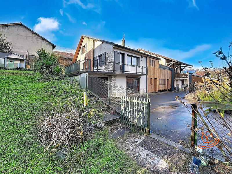 Maison - 367 m² - 9 pièces