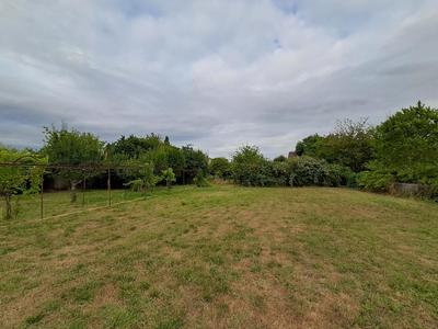 Terrain constructible - 859 m²