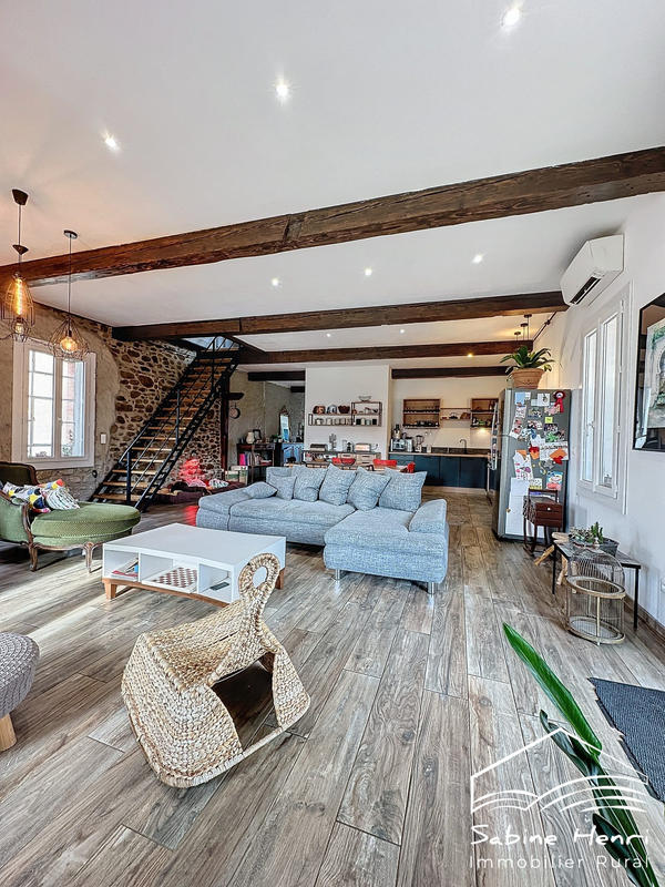 Maison - 750 m² - 22 pièces