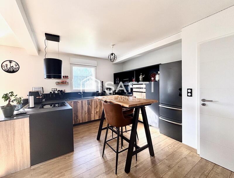 Maison - 104 m² - 6 pièces