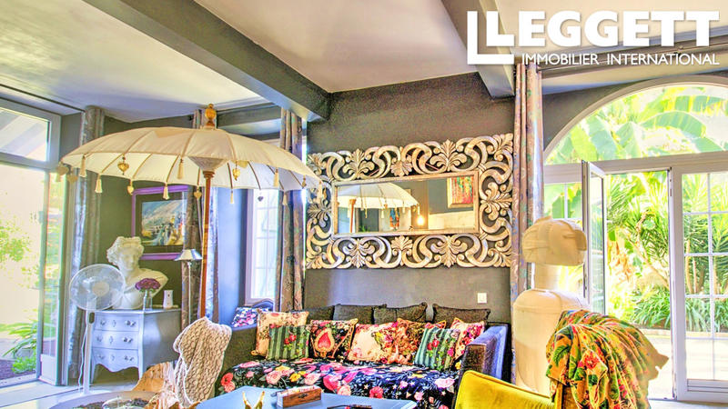 Maison - 470 m² - 10 pièces