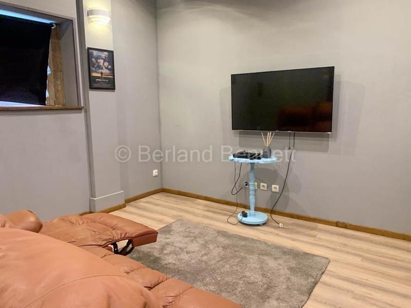 Maison en pierre - 439 m² - 14 pièces