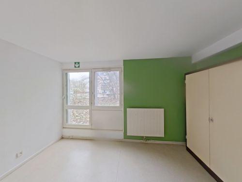 Local commercial - 84 m² - 4 pièces