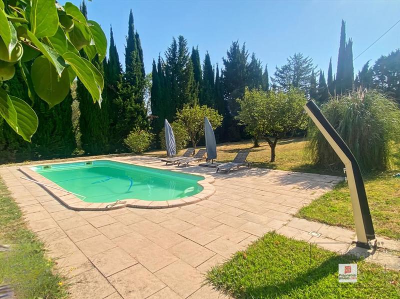 Propriété - 390 m² - 13 pièces