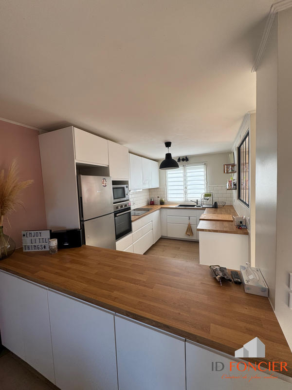 Maison - 97 m² - 5 pièces