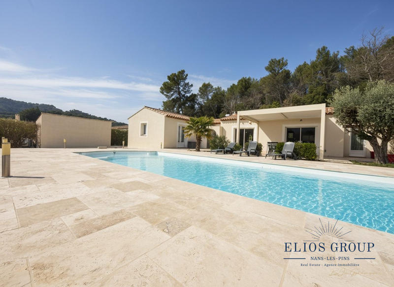 Villa - 140 m² - 5 pièces