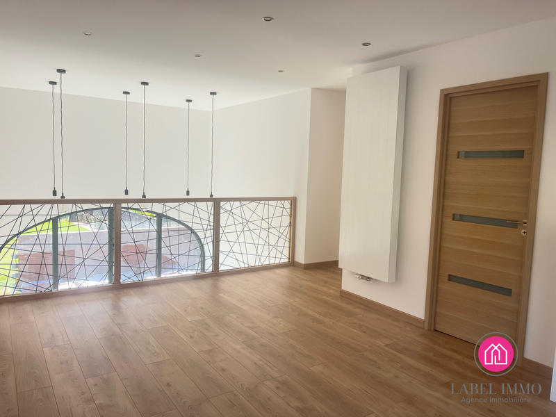 Maison - 230 m² - 6 pièces