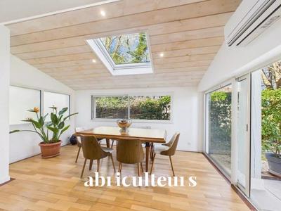 Propriété - 295 m² - 10 pièces