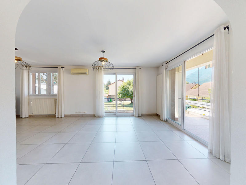 Appartement - 90 m² - 4 pièces