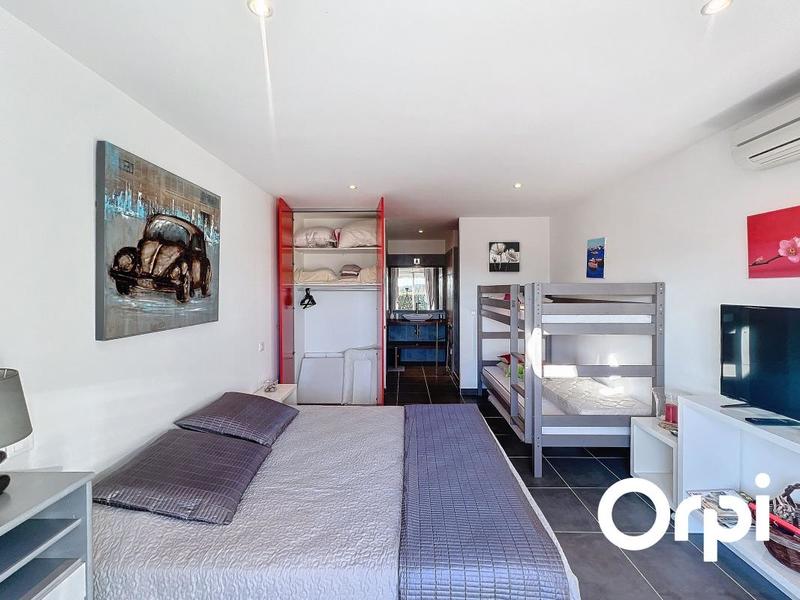 Maison - 270 m² - 6 pièces