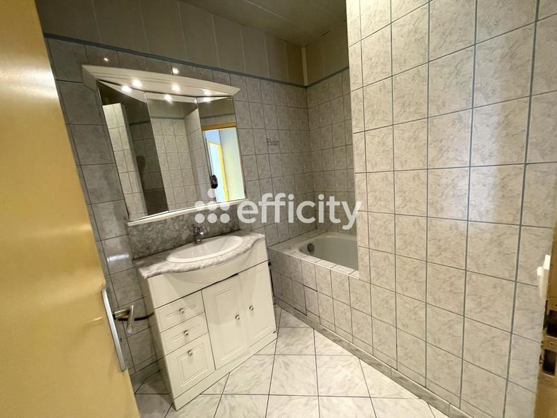 Immeuble - 180 m² - 8 pièces