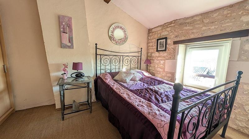 Propriété - 374 m² - 24 pièces