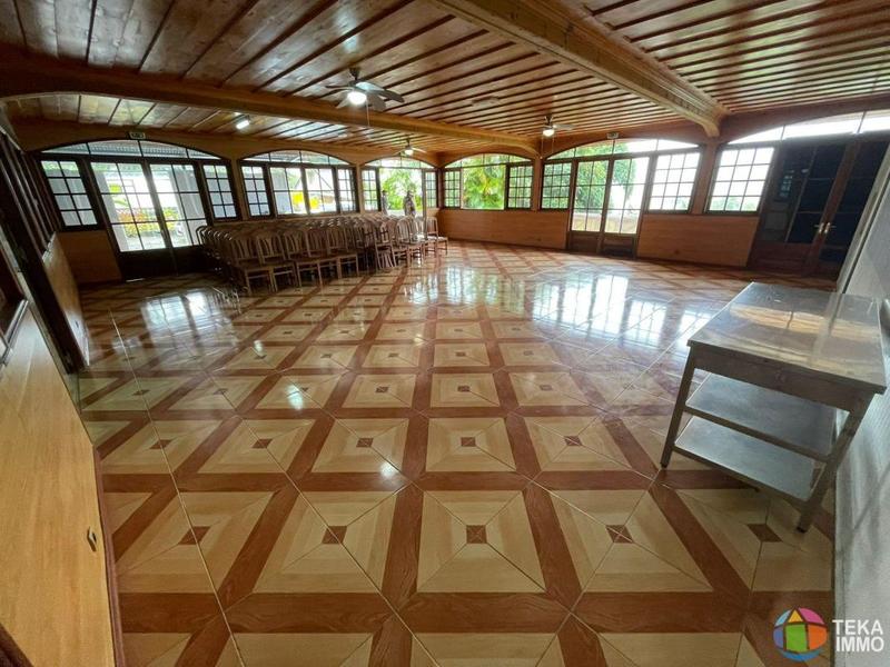 Local commercial - 316 m² - 2 pièces